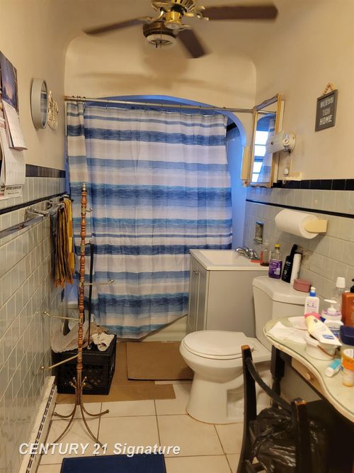 1065 W Kurtz Ave, Flint, MI, 48505-1203 | Card Image