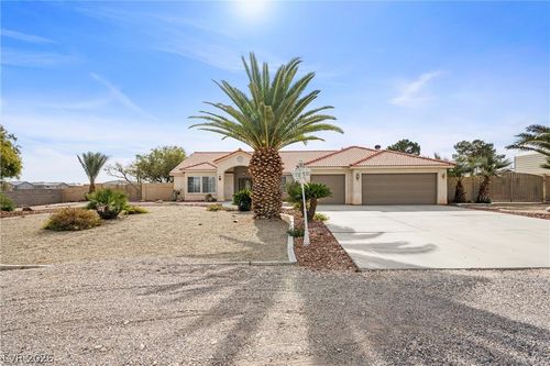 8605 W Cougar Ave, Las Vegas, NV, 89148-5107 | Card Image