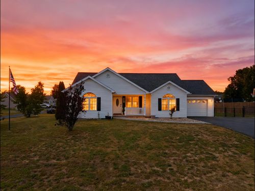 148 Woodside Dr, Waynesboro, VA, 22980-8368 | Card Image