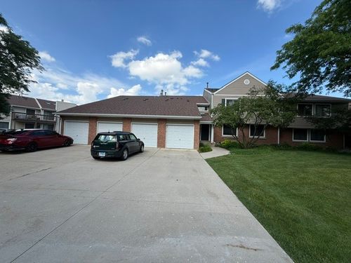 25-232 Winding Oak Ln, Buffalo Grove, IL, 60089-1585 | Card Image