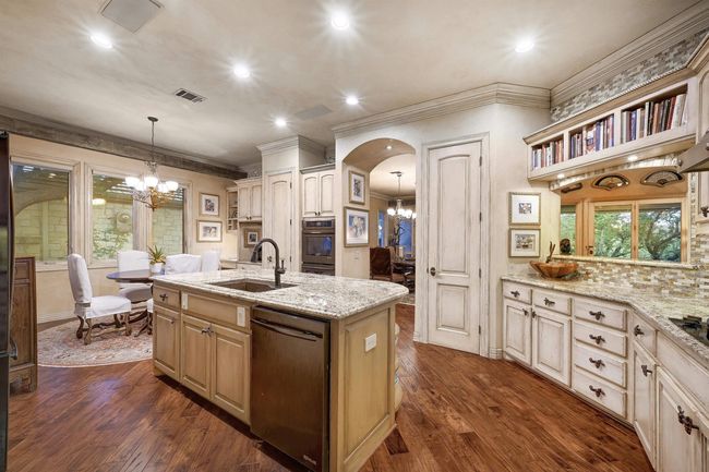 2305 Barton Creek #29 Boulevard, Condo with 4 bedrooms, 4 bathrooms and null parking in Austin TX | Image 15