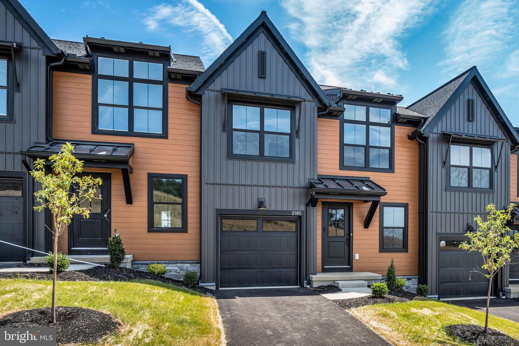 Autumn Chase Dr, Mechanicsburg, PA 17055