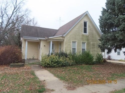 103 1st St, Bradford, IL, 61421-5109 | Card Image