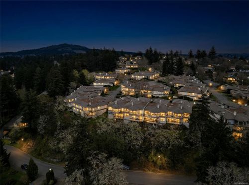 13-4300 Stoneywood Lane, Saanich, BC, V8X5A5 | Card Image