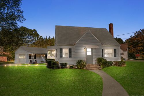 404 Elmwood Dr, Windsor Locks, CT, 06096-1621 | Card Image