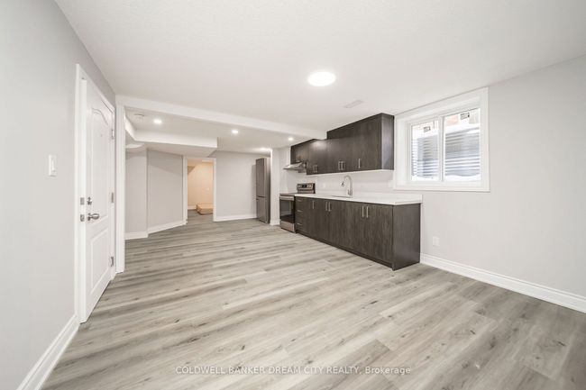 60 Capistro St, House other with 8 bedrooms, 5 bathrooms and 4 parking in Brampton ON | Image 38