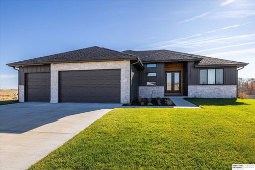 18213 Sycamore Dr, Gretna, NE, 68028-7064 | Card Image