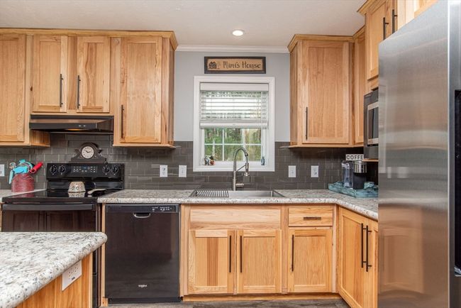 148 Linsay Dr, House other with 3 bedrooms, 2 bathrooms and 2 parking in Raynham MA | Image 9