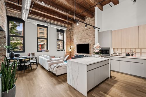 104-153 W Ohio St, CHICAGO, IL, 60654-4785 | Card Image