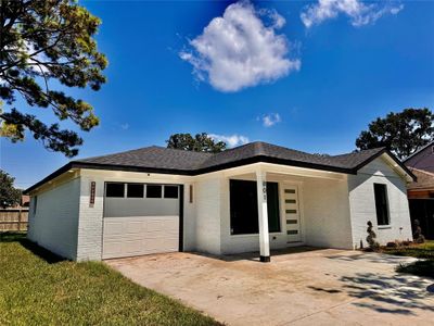 801 Woodard Street, House other with 3 bedrooms, 2 bathrooms and null parking in Houston TX | Image 3