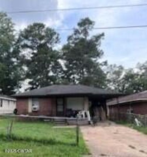 409 S Park Ave, Brownsville, TN, 38012-3139 | Card Image