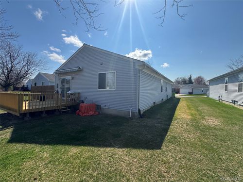 27114 Antonio Dr, Roseville, MI, 48066-7903 | Card Image