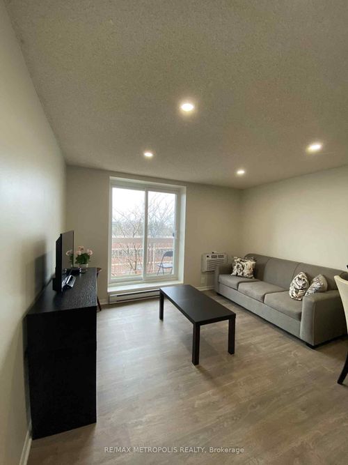 401-626 1st St, London, ON, N5V2A2 | Card Image