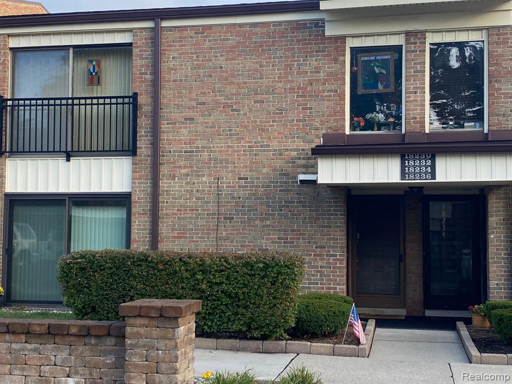 University Park Dr, Livonia, MI 48152