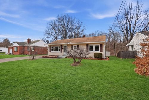 596 Newton St, South Hadley, MA, 01075-2029 | Card Image