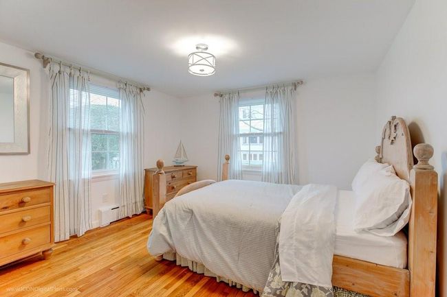 569 Turner Rd, Home with 4 bedrooms, 3 bathrooms and 6 parking in Middletown RI | Image 18