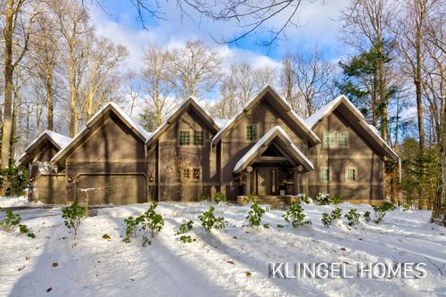6290 Scenic Woods Cir, Muskegon, MI, 49445-8824 | Card Image