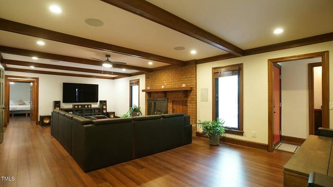 Living Room | Image 17