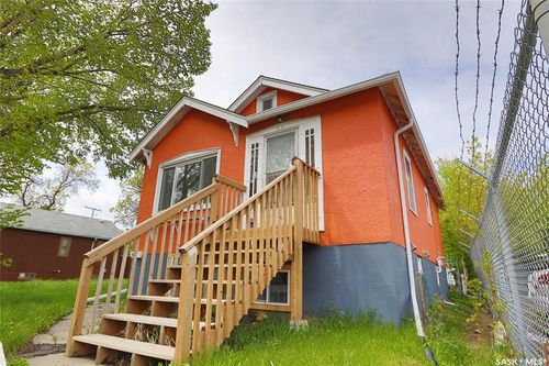 aandampb-1824 Winnipeg St, Regina, SK, S4P1G2 | Card Image