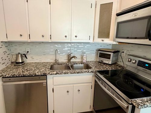 329-5700 Ne 22nd Way, Fort Lauderdale, FL, 33308-2672 | Card Image