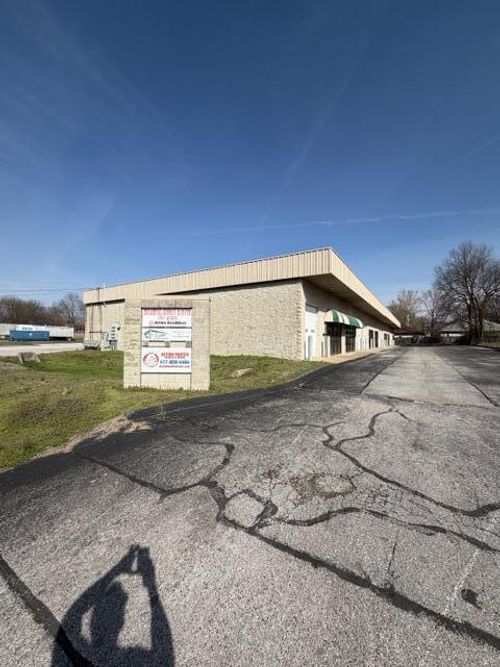g-1745 E Atlantic Street, Springfield, MO, 65803 | Card Image