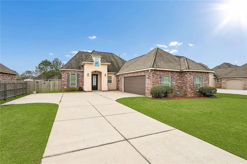 2009 Thomas Dr, Covington, LA, 70435-6023 | Card Image