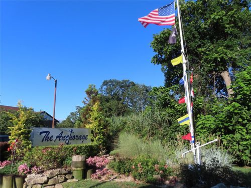 103 Mariners Way, Copiague, NY, 11726-5111 | Card Image