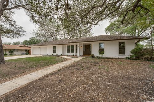 517 Balfour Dr, Windcrest, TX, 78239-2524 | Card Image