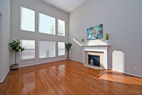 8265 Windy Harbor Way, West Chester, OH, 45069-8640 | Card Image