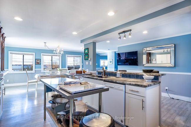 64 Cedar Grove Dr, House other with 3 bedrooms, 2 bathrooms and 5 parking in Caesarea ON | Image 5