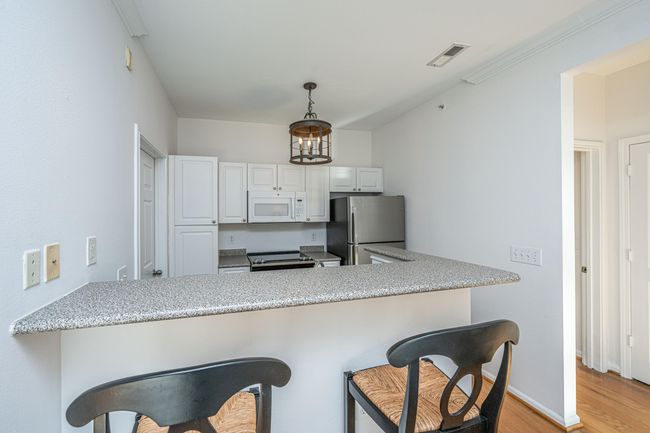 130RiverLandingDrUnit7106_010 kitchen 2 | Image 8