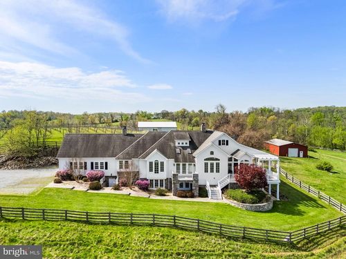 35047 Snickersville Tpke, ROUND HILL, VA, 20141-2050 | Card Image