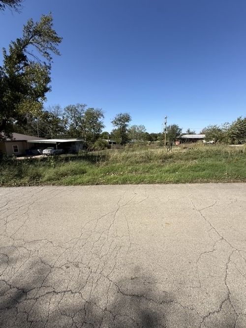 110 Hickory St, Nowata, OK, 74048-3348 | Card Image