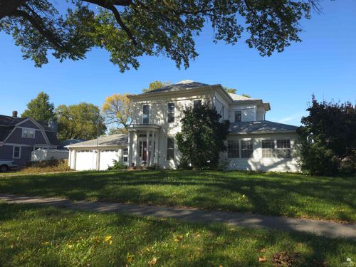 201 W 1st St, Washington, KS, 66968-1825 | Card Image