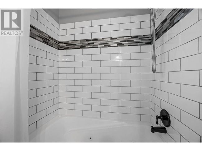 1172 Linthorpe Rd, House other with 4 bedrooms, 3 bathrooms and 4 parking in Kamloops BC | Image 22
