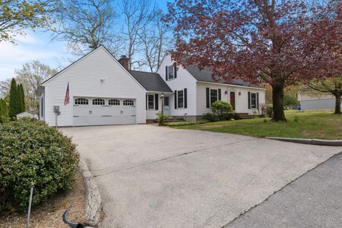 633 Fairfield St, Manchester, NH, 03104-2871 | Card Image