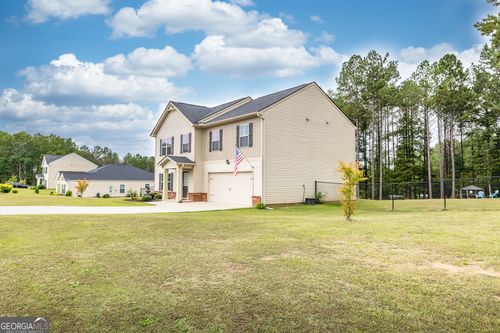 125 S Meadows Ridge Dr, Grantville, GA, 30220-1945 | Card Image