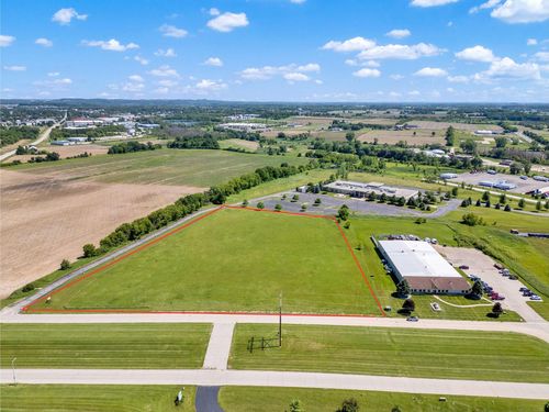 1650 Independence Ave, Hartford, WI, 53027-9078 | Card Image