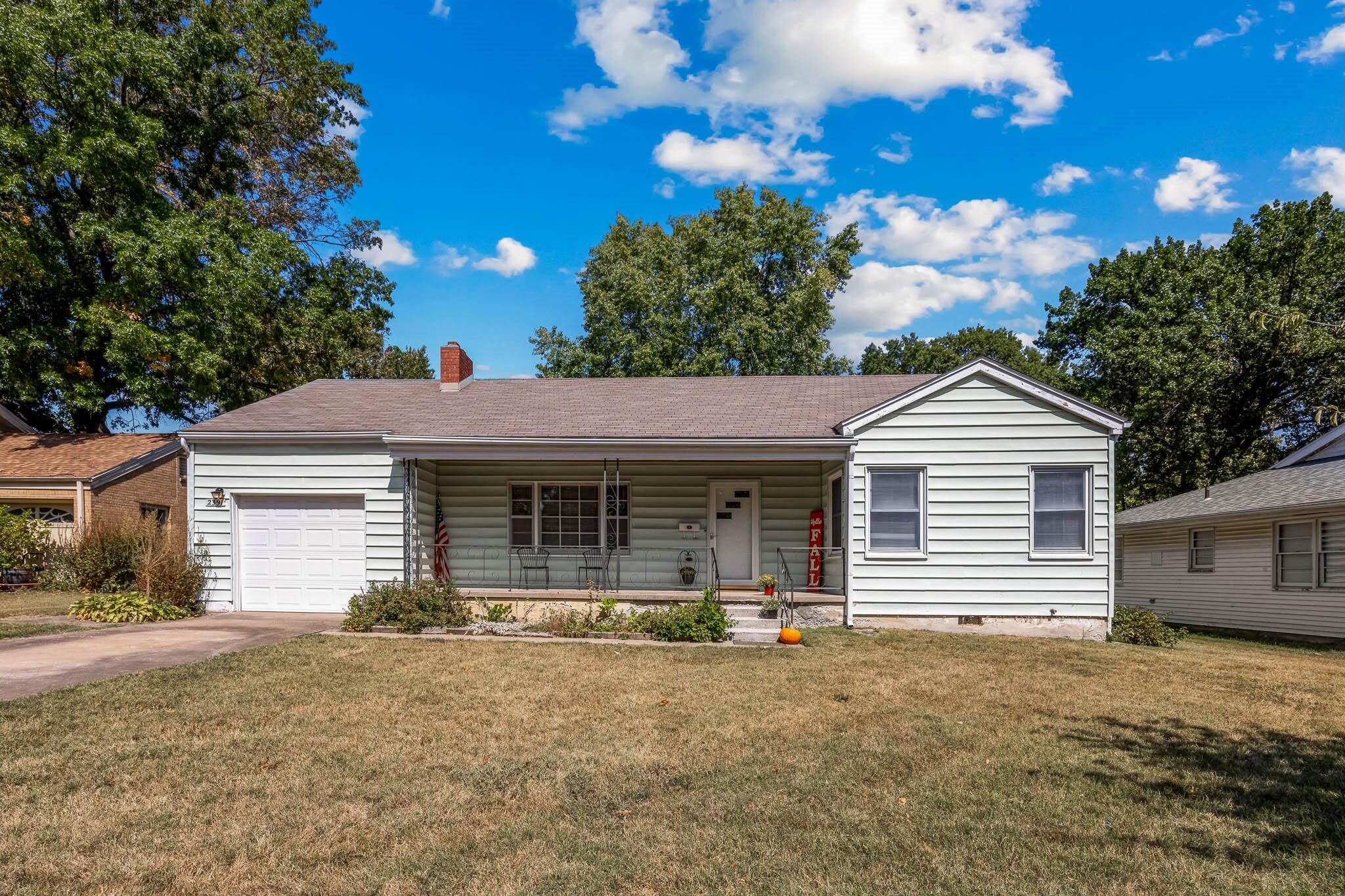 Seminole St, Springfield, MO 65804
