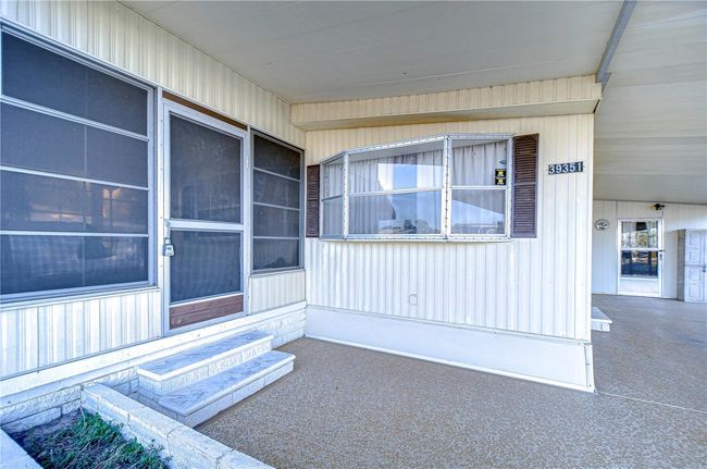39351 Dundee Rd, House other with 2 bedrooms, 2 bathrooms and null parking in ZEPHYRHILLS FL | Image 6