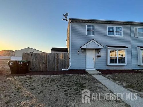 17 Lennox Ct, Sicklerville, NJ, 08081-1924 | Card Image