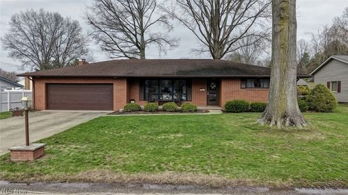 401 E 18th St, Dover, OH, 44622-1019 | Card Image