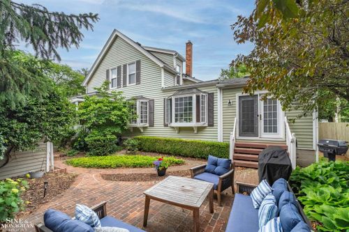 357 Roosevelt Pl, Grosse Pointe, MI, 48230-1632 | Card Image