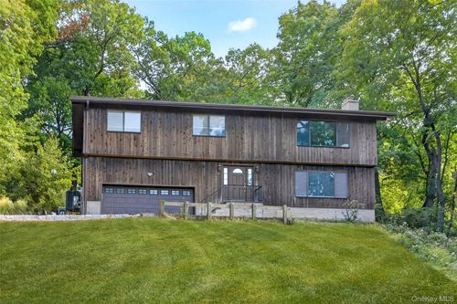 15 Round Hill Dr, Briarcliff Manor, NY, 10510-1929 | Card Image