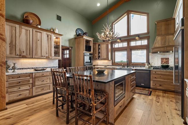 115 Trophy Oak Pt, Home with 5 bedrooms, 5 bathrooms and 3 parking in Fredericksburg TX | Image 14