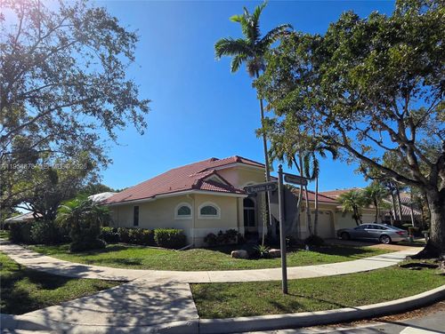 900 Spoonbill Cir, Weston, FL, 33326-3353 | Card Image