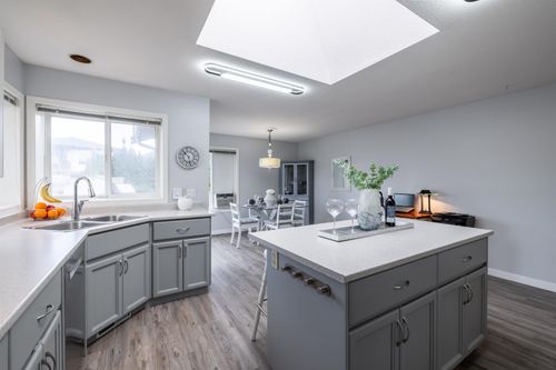 {{alt}} | Card Image