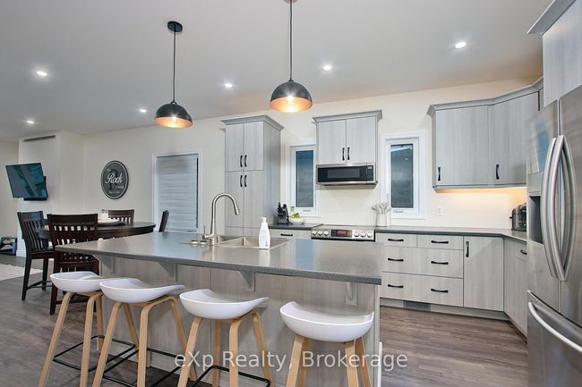 208 Duncan St, House other with 5 bedrooms, 3 bathrooms and 4 parking in Mitchell ON | Image 8