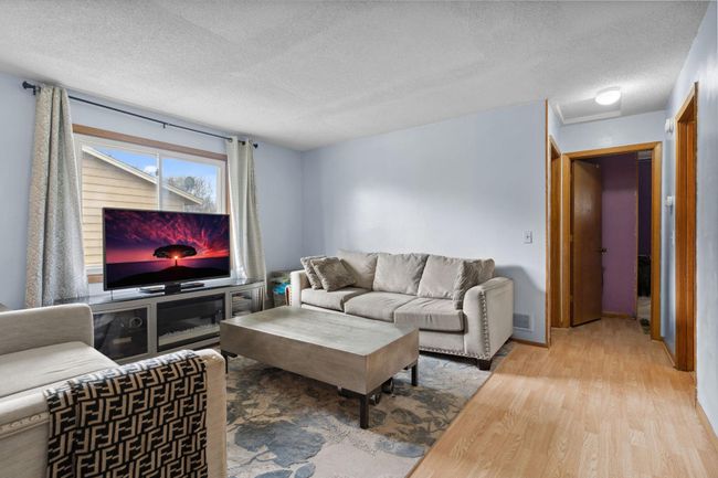 4421 Cinnamon Ridge Cir, Home with 3 bedrooms, 2 bathrooms and null parking in Eagan MN | Image 5