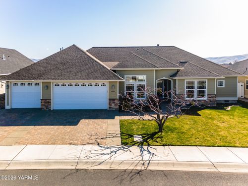 2005 S 87th Ave, Yakima, WA, 98903 | Card Image